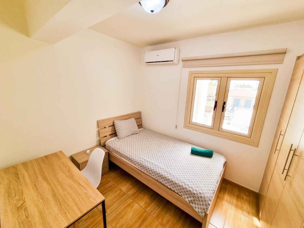 Sunbay City Rooms Larnaca Ngoại thất bức ảnh
